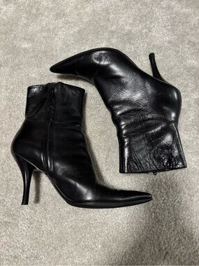 Nine West Black Leather Pointed-Toe Stiletto Ankle Booties